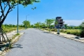 Lô Fpt trước trường đại học, kẹp vạch cây xanh 4m